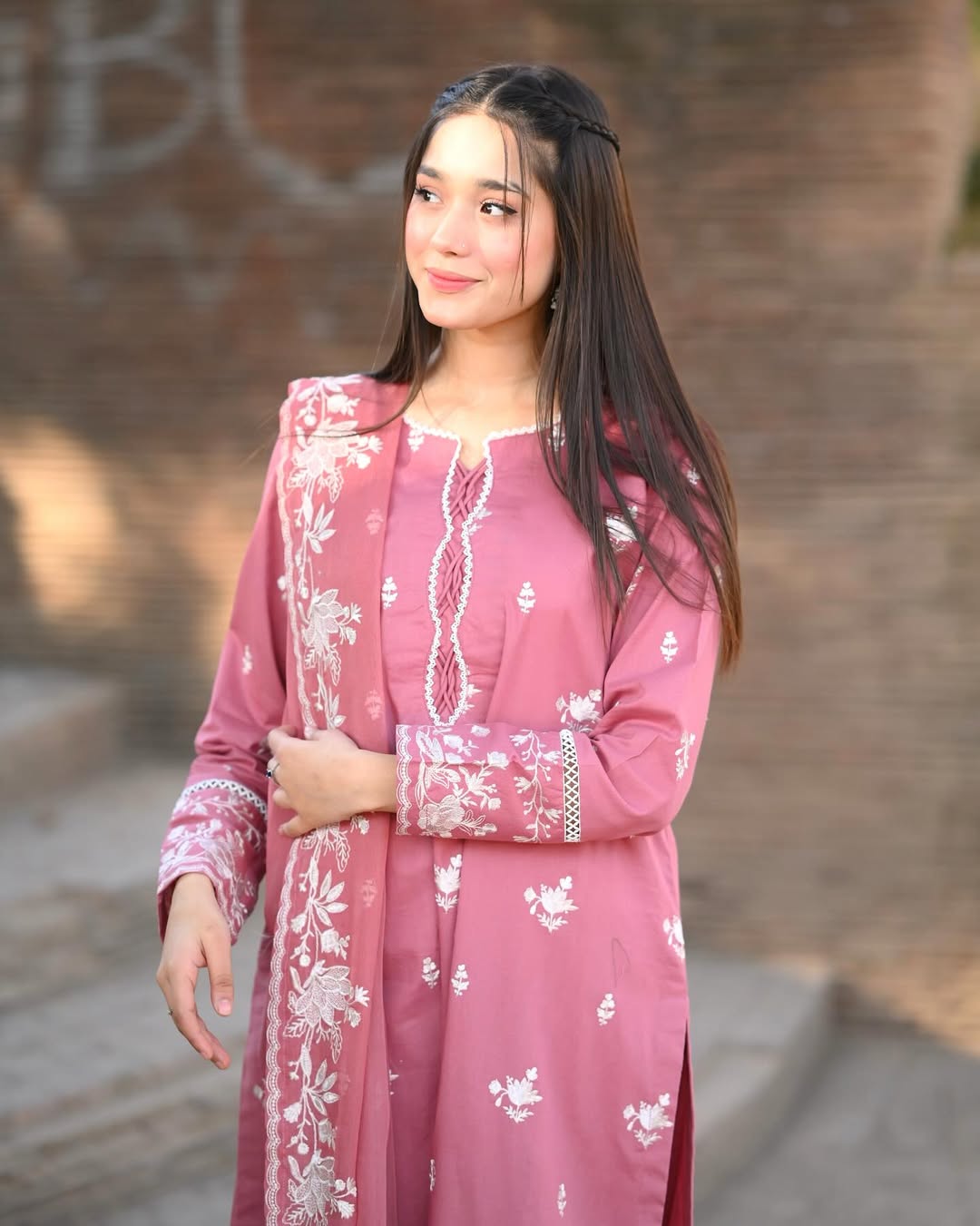 Tabassum 3pc ARRIVAL (PURE LAWN)