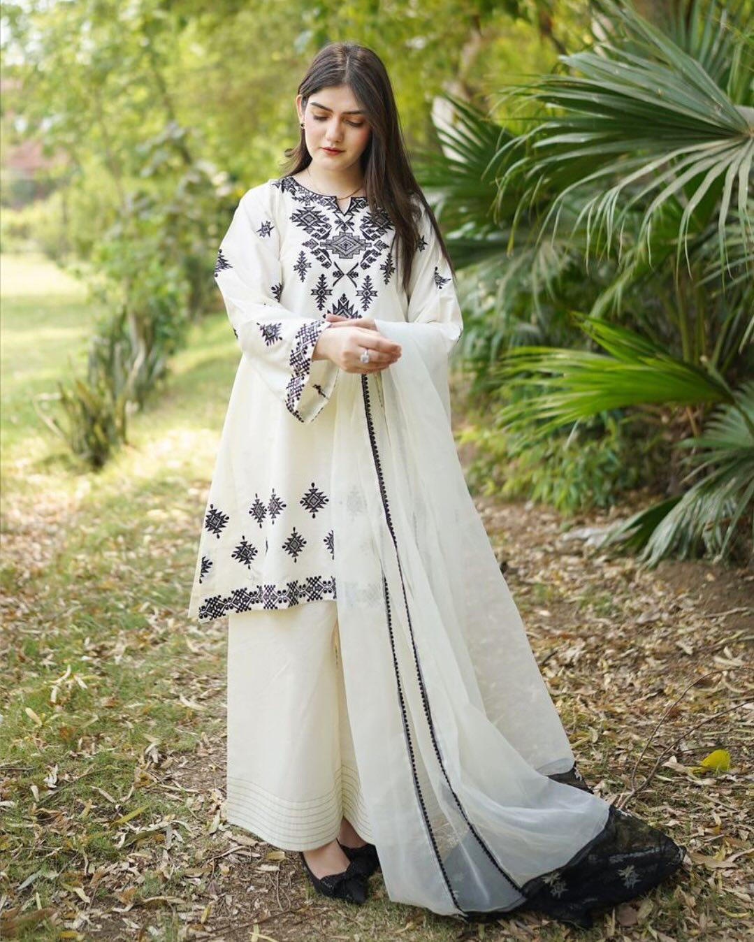 Tabassum Lawn Ebm 3 pc