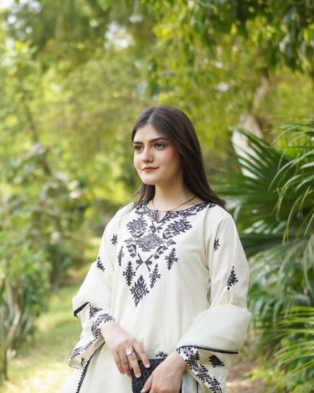 Tabassum Lawn Ebm 3 pc