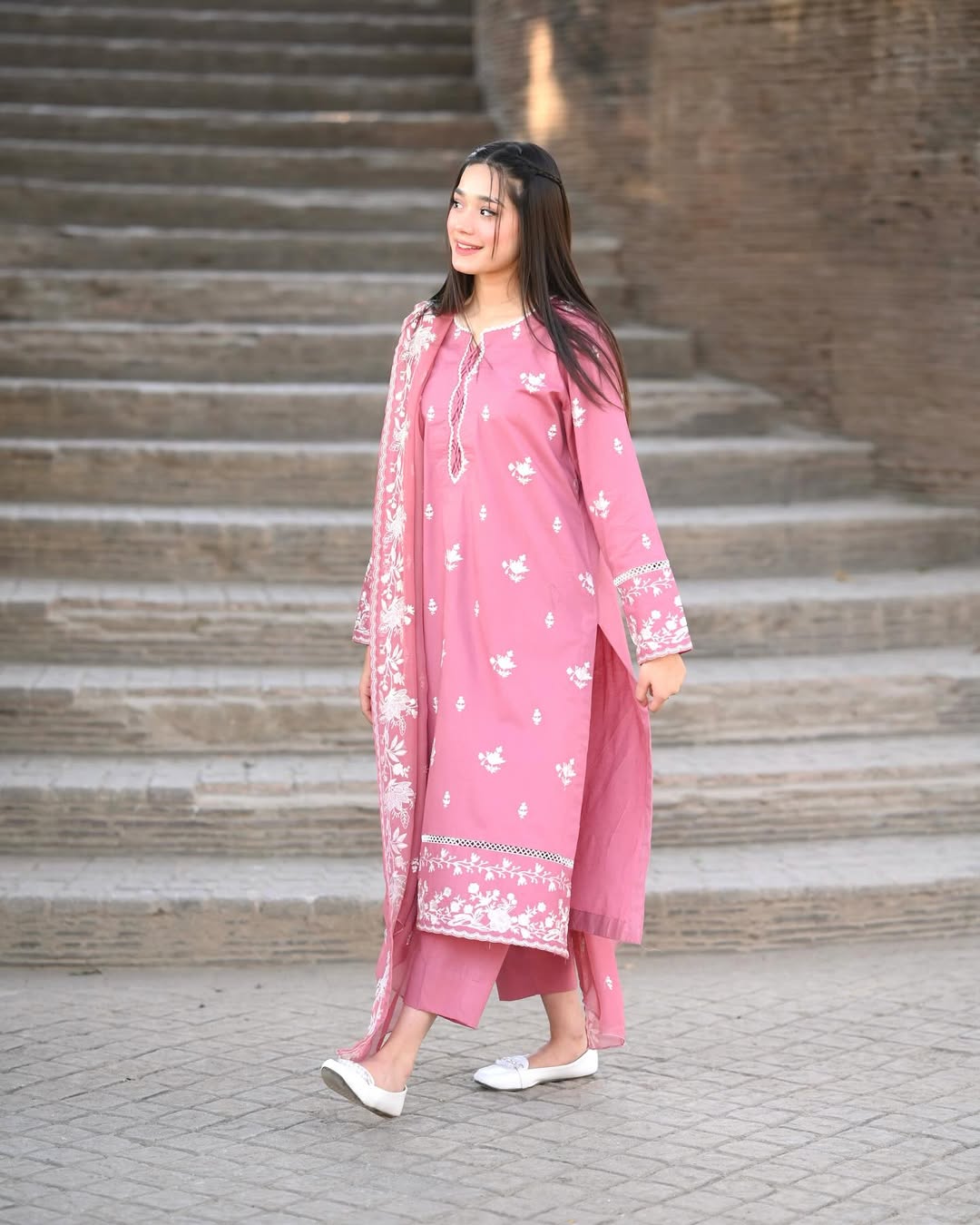 Tabassum 3pc ARRIVAL (PURE LAWN)