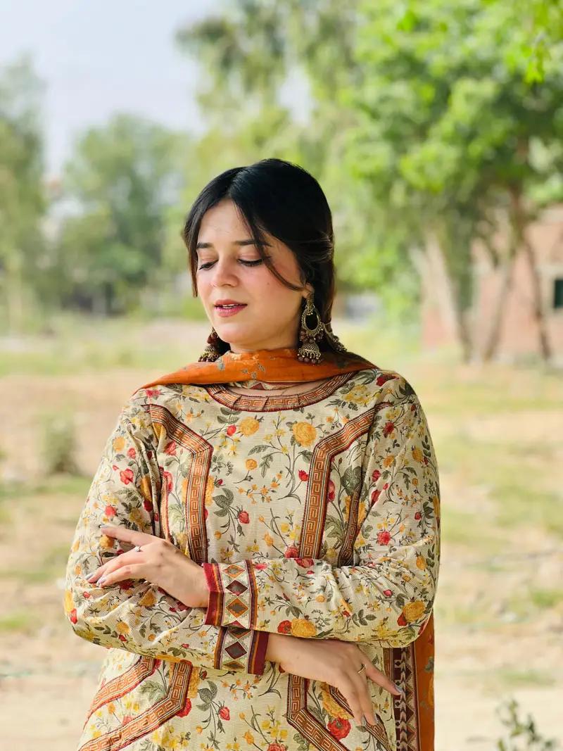 Tabassum lawn 3 pc(Farshi Shalwar)