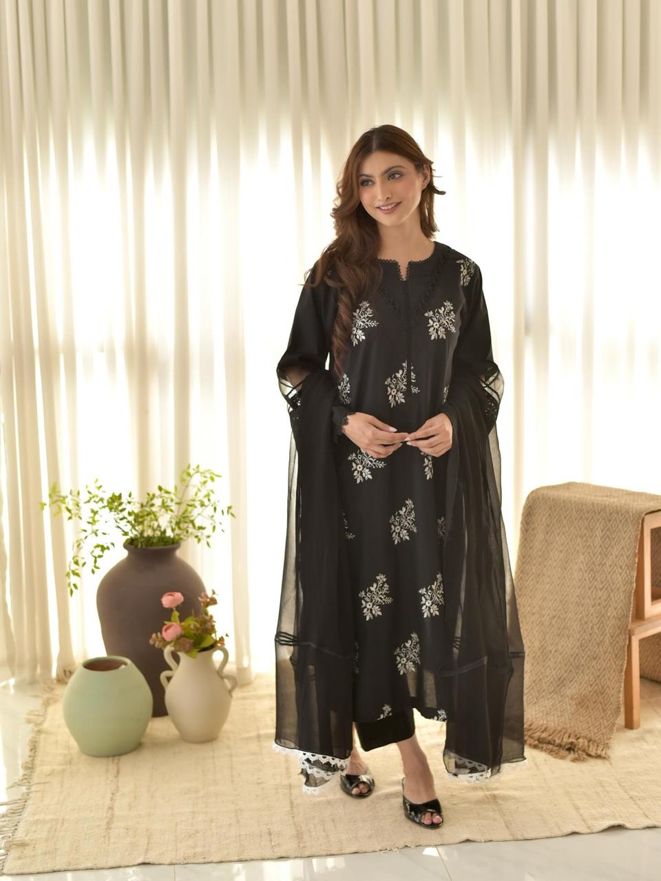 Tabassum Emb Lawn 3pc
