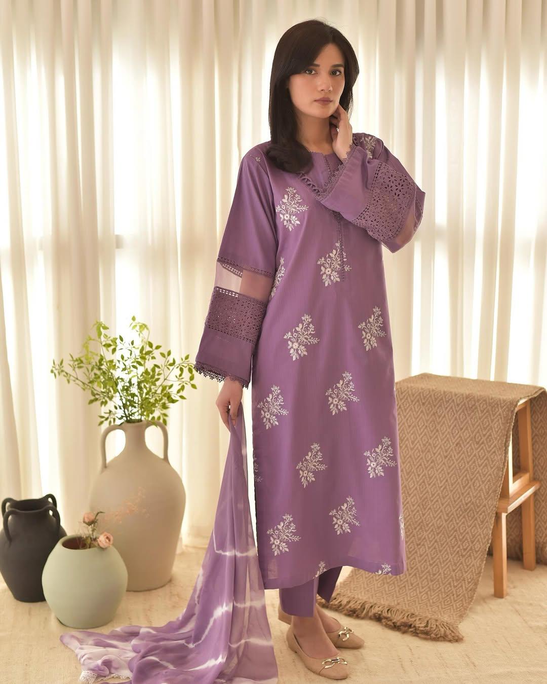Tabassum Emb Lawn 3pc