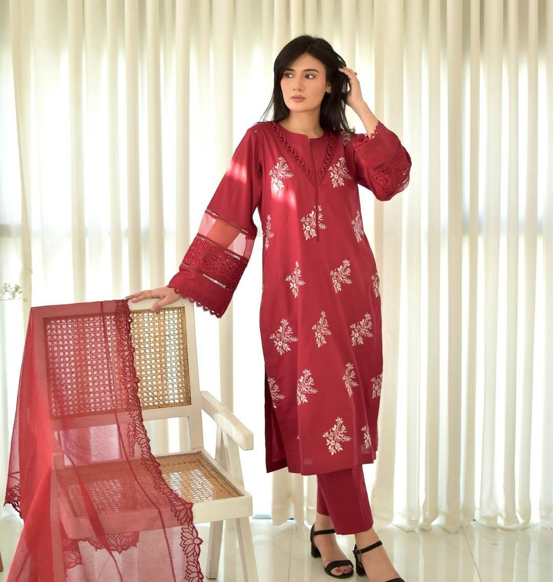 Tabassum Emb Lawn 3pc