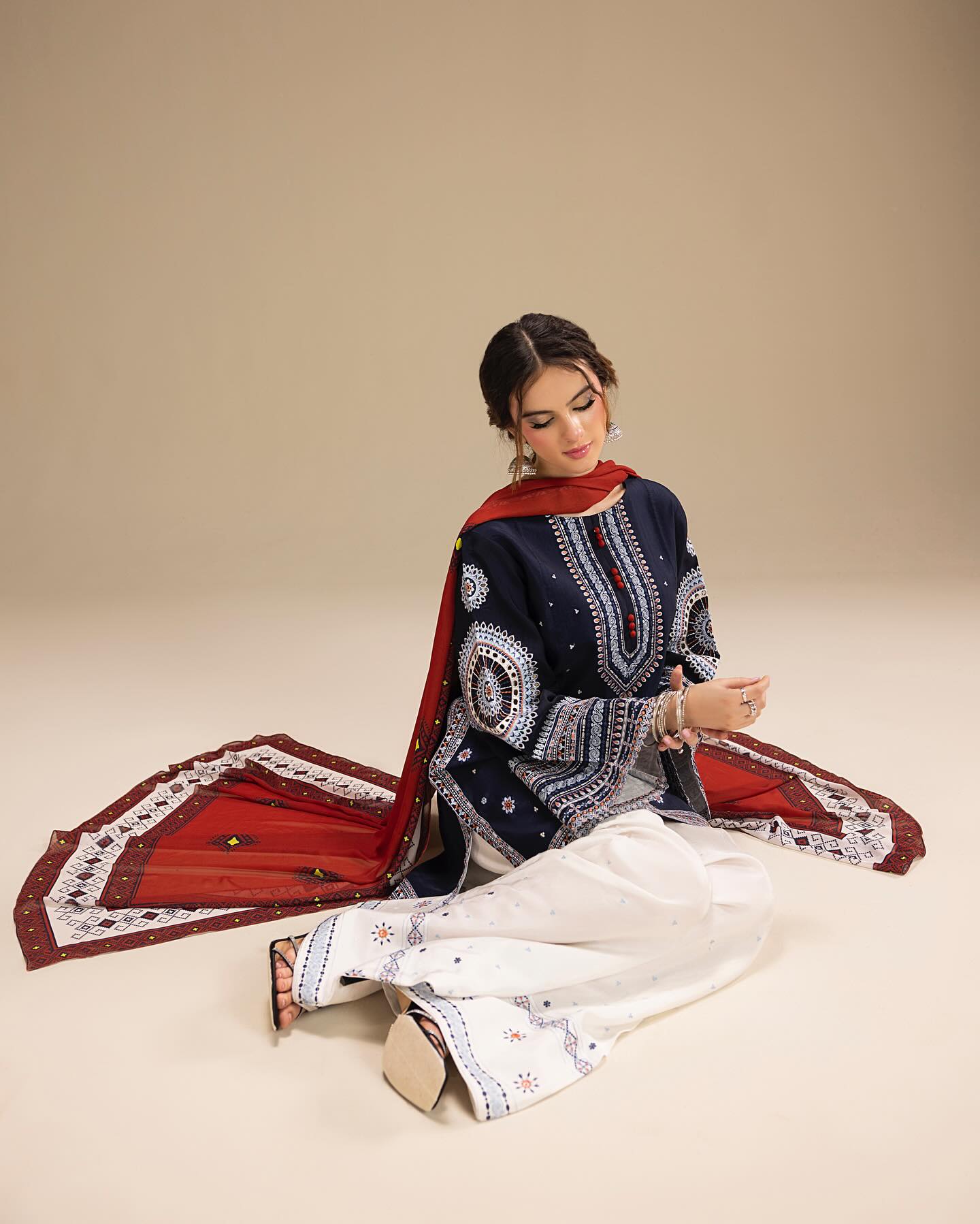 LEERAY EMBROIDERY 3PC