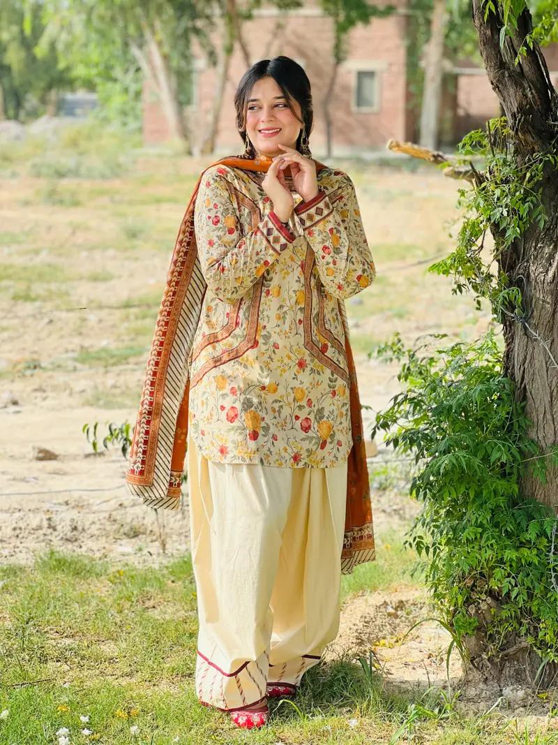 Tabassum lawn 3 pc(Farshi Shalwar)