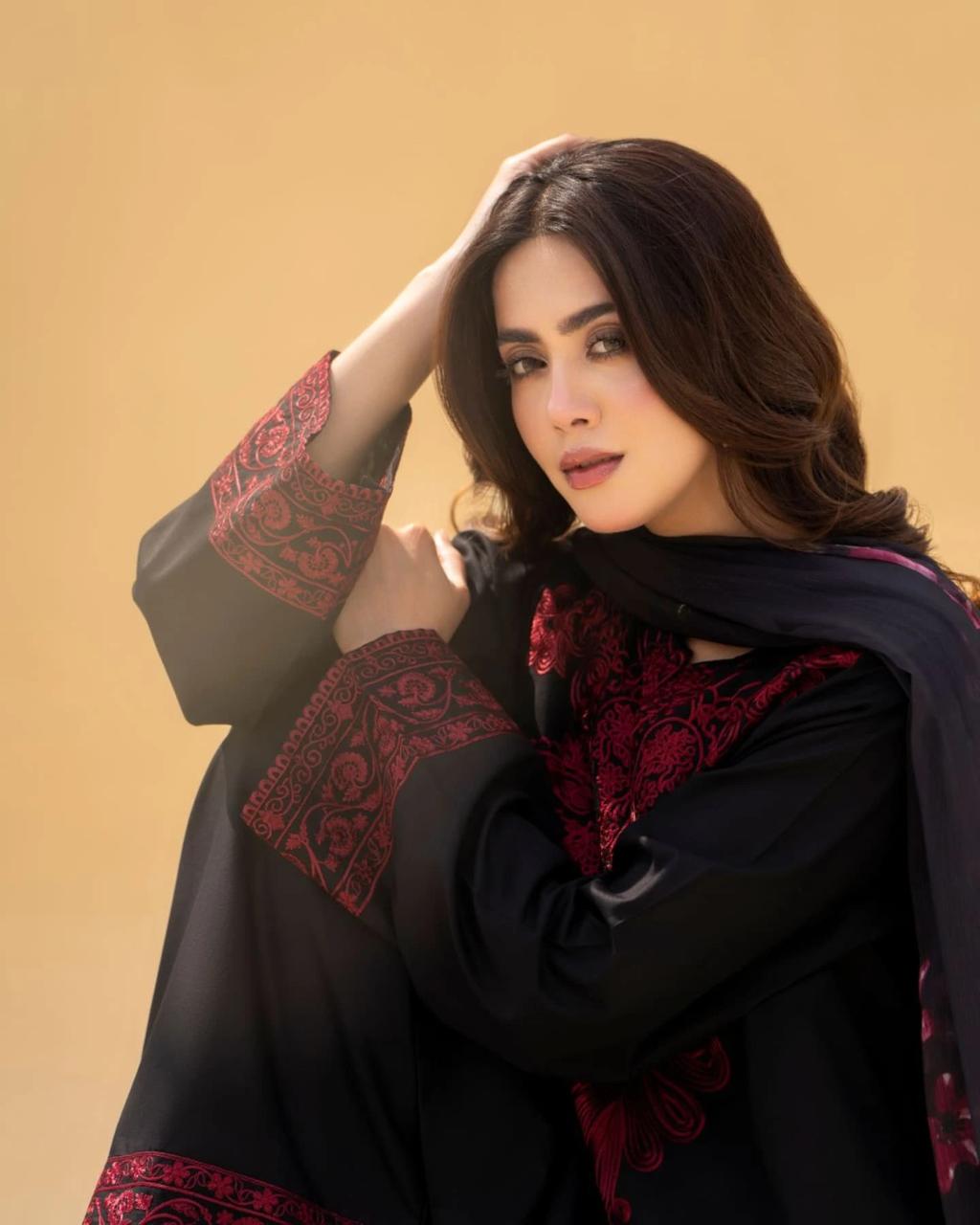 Tabassum lawn 3 pc(Farshi Shalwar)