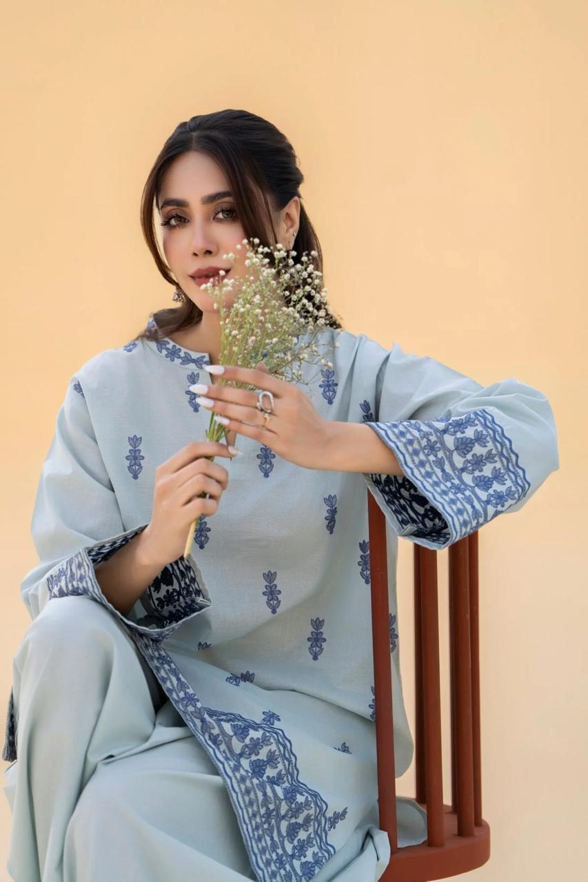 Tabassum Lawn 2pc (Farshi Shalwar)