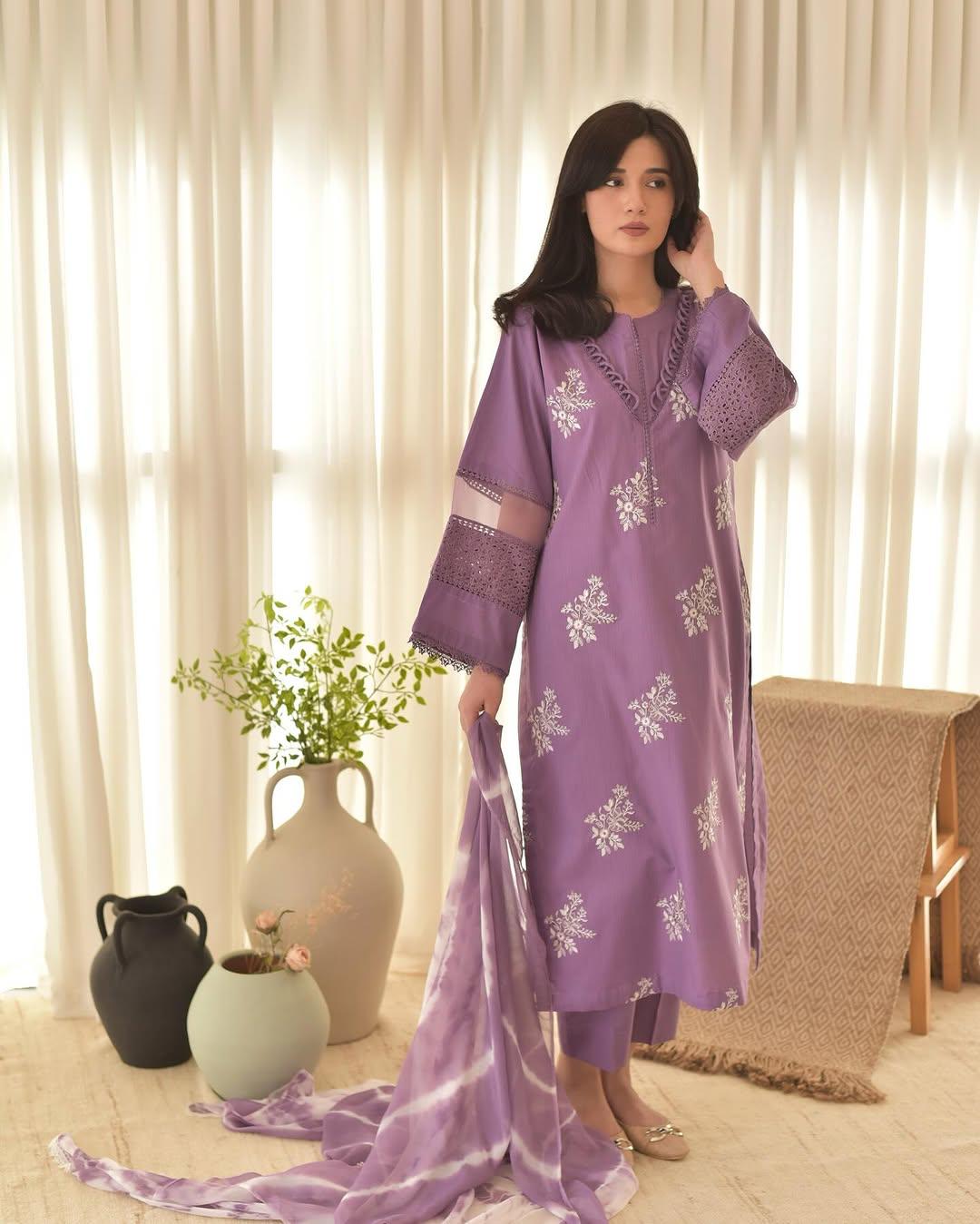Tabassum Emb Lawn 3pc