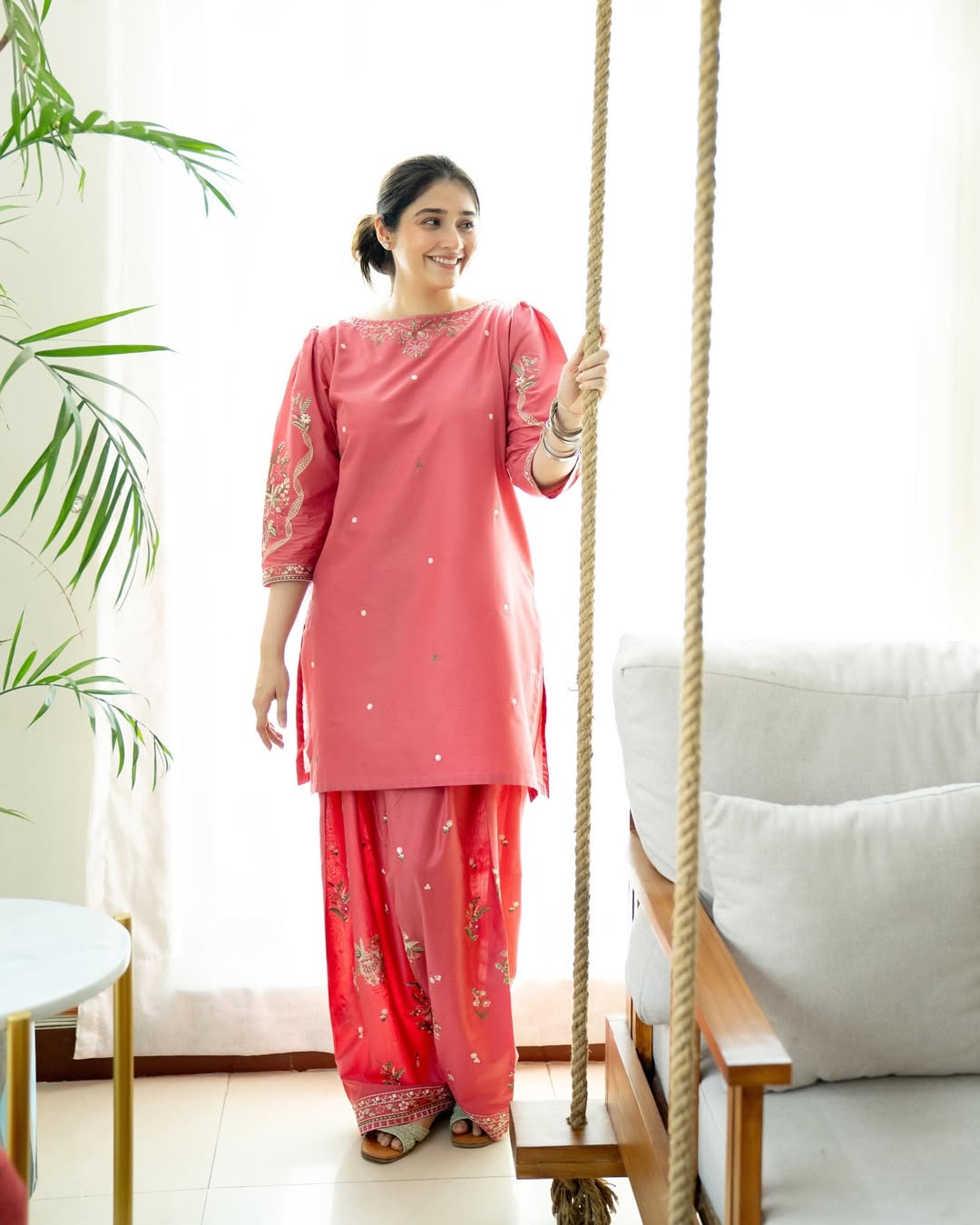 Tabassum Emb Farshi